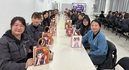 巧手绽芳华，巾帼展风采——东纶科技开展“三八”妇女节手工创作活动