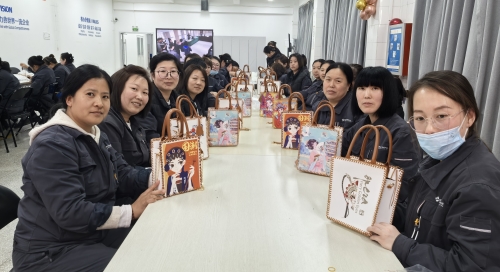 巧手绽芳华，巾帼展风采——东纶科技开展“三八”妇女节手工创作活动